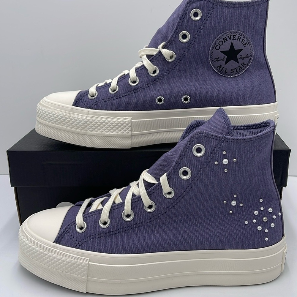 Converse WMNS А12513С CTAS LIFT HI
LAVENDER ASH/EGRET/BLACK Platforms Sneakers